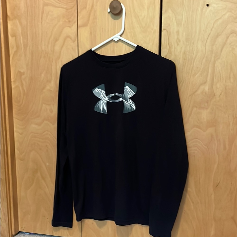 Under Armour Black Long Sleeve Tee